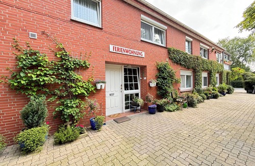 Emden Apartment | Cozy 2-room apartment, 2 pers., Emden am Deich, parking lot, barbecue area, WLAN