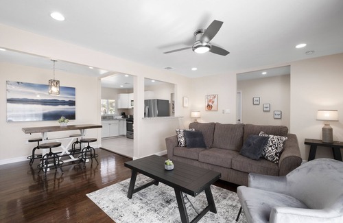 Fresno House | Cozy 2B/1Bth w EasyA to US99 and Nat'l Parks