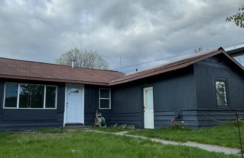 Airport Heights Community Council House | Cozy 2BD house A Russian Jack