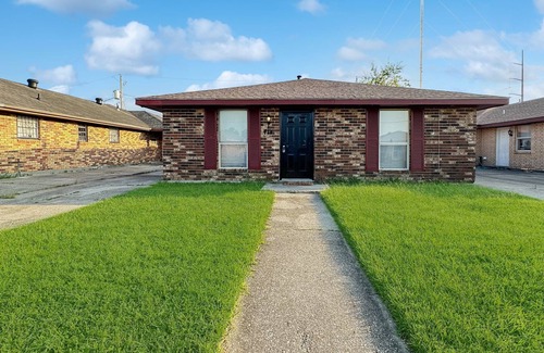 Chalmette House | Cozy 2BR/1BA Near Local Hotspots