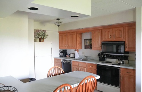 Seven Springs Villa | Cozy 2BR/2BA at Seven Springs Mtn Villas; sleeps 10 for ski, golf, play, relax!