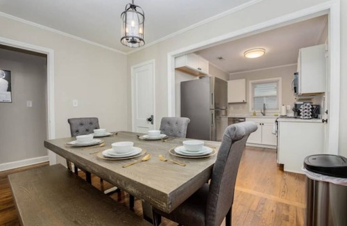 Biddleville Apartment | Cozy 2BR/2BA Close to Downtown NFL Panther Stadium