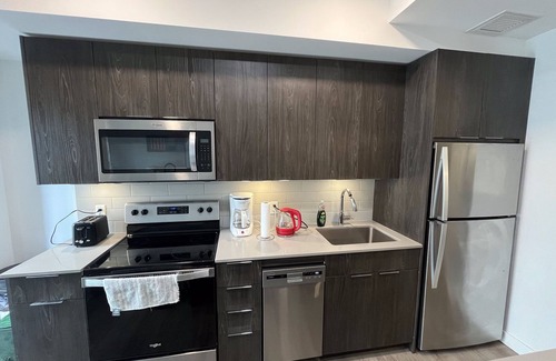 Bridgeland Apartment | Cozy 2BR+2Bathn 4-Min walk- Downtown Free parking!