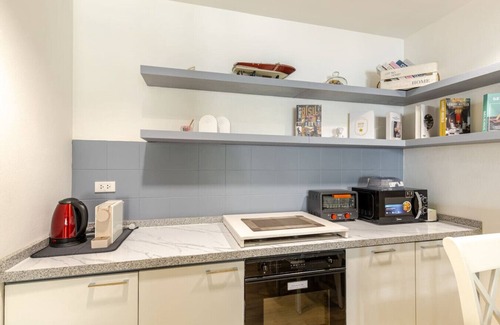 Ploenchit Apartment | Cozy 2BR Apt in Central Bangkok 5 mins BTS 110 SQM