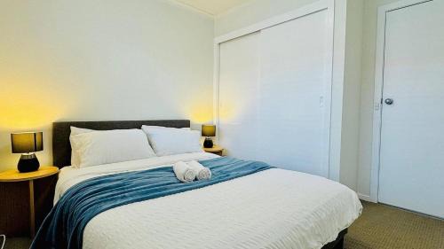 East Albury Apartment | Cozy 2BR Retreat, 3-Minute Drive to Albury Airport