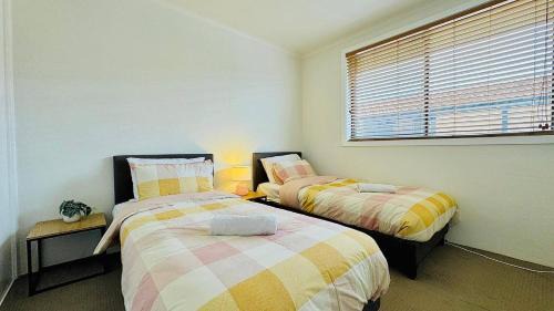 East Albury Apartment | Cozy 2BR Retreat, 3-Minute Drive to Albury Airport