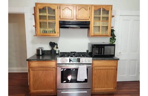 Old North Columbus House | Cozy 2BR w/Firepit By OSU & Hospital