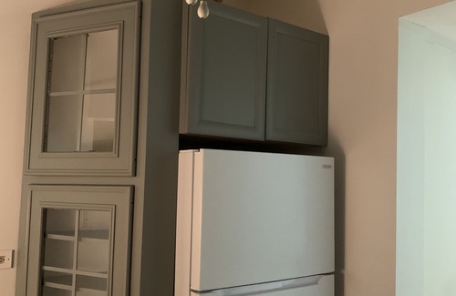 Oak Park Apartment | Cozy 3 Bdrm. Apt. sleeps 5 guests in the historic neighborhood of Oak Park IL