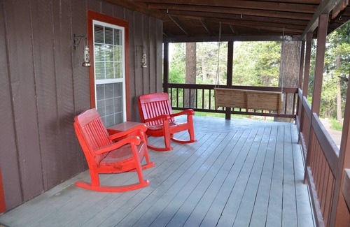 Cloudcroft Cabin | Cozy 3 bedroom 2 bath historic Cabin Retreat perfect location!