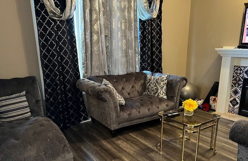Calgary House | COZY 3 BEDROOM AND 2 BATHROOM MAIN FLOOR HOUSE NEAR CALGARY AIRPORT.