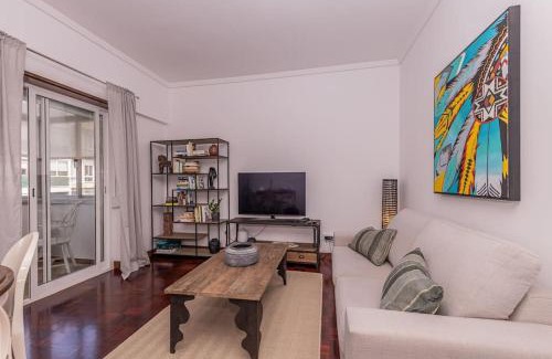 Beato Apartment | Cozy 3 bedroom apartment in front of the subway