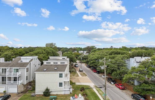 Chic's Beach Condo | Cozy 3-bedroom condo with AC and WiFi in charming Virginia Beach