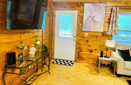 Spring Grove Cabin | Cozy 3-bedroom cabin with WiFi, AC near Hopewell & Prince George
