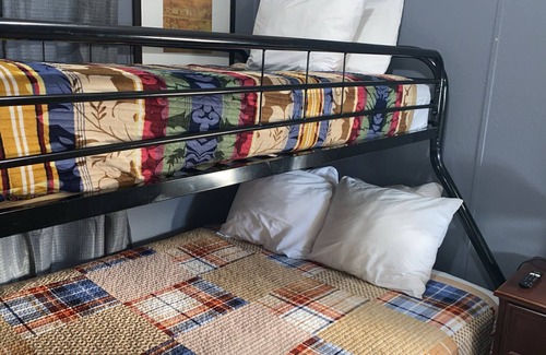 Raleigh Cabin | Cozy 3-bedroom cabin with AC and WiFi in delightful Memphis