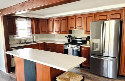 Malvern House | Cozy 3 Bedroom Cottage on farm