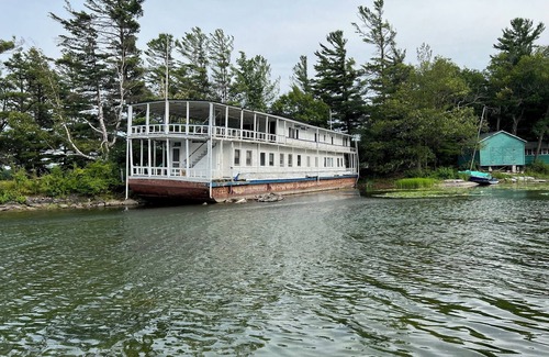 Clayton House | Cozy 3-bedroom mobile home in tranquil Clayton, Free Boat Tour 5 Days+