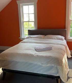 West Point Grey House | Cozy 3 bedroom suite near Spanish Banks Beach