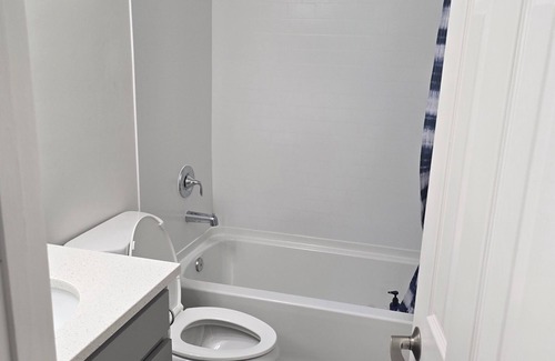 Centreville Apartment | Cozy 3 beds and 2 baths apartment in superb Centreville with fitness room, WiFi