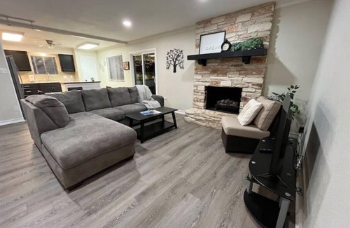 Taylor House | Cozy 3 BR + screened porch & FP