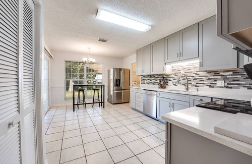 Fleming Island House | Cozy 3BR home near Doctor's Lake/Fleming Island/Fenced Yard