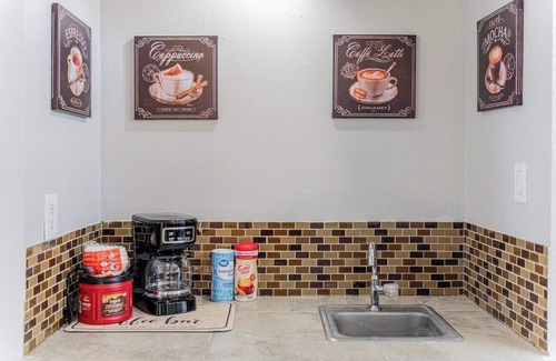 Houston House | Cozy 3BR Home near Airport