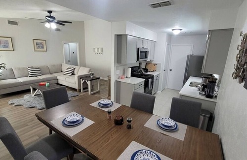 North Arlington House | Cozy 3BR Home w/ Huge Backyard-Near AT&T Stadium!