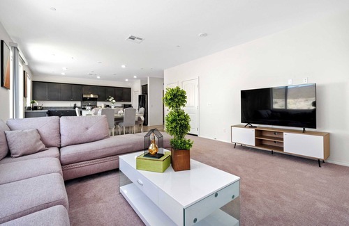 Jurupa Valley House | Cozy 4-Bedroom Haven｜Peaceful Patio｜Large Backyard｜Perfect for Families #41393