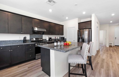 Jurupa Valley House | Cozy 4-Bedroom Haven｜Peaceful Patio｜Large Backyard｜Perfect for Families #41393