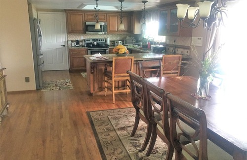 Antioch House | Cozy 4-bedroom house in peaceful Antioch with WiFi, AC