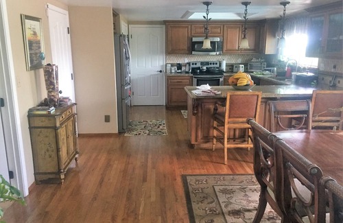 Antioch House | Cozy 4-bedroom house in peaceful Antioch with WiFi, AC