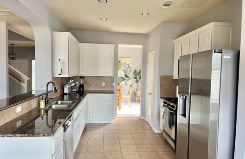 Pioneer Crossing House | Cozy 4-bedroom house in northeast Austin-sleeps 12 guests