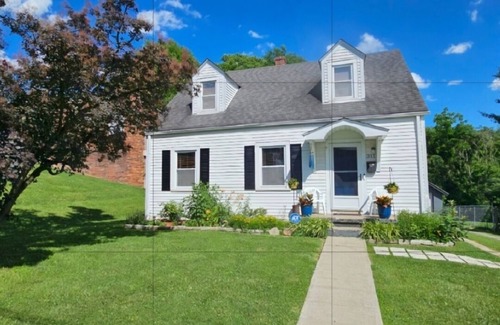 Glasgow House | Cozy 4-bedroom house in pleasant Glasgow close to everything you'll need.