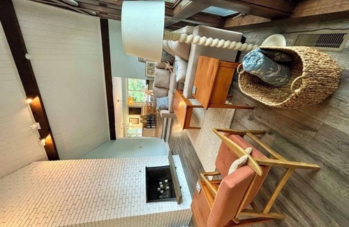 Summersea House | Cozy 4-bedroom house in enchanting New Seabury with access to water