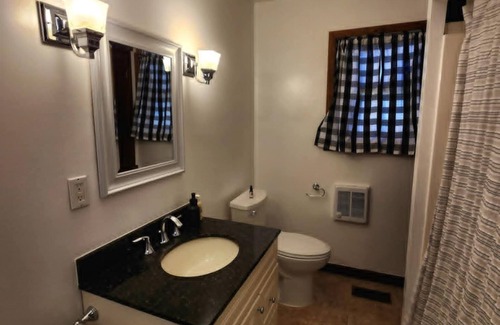 Avoca House | Cozy 4-bedroom house with AC and WiFi in peaceful Avoca