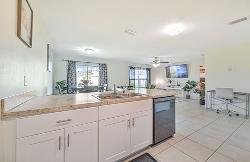 Jacarandas House | Cozy 4 Bedroom with free parking