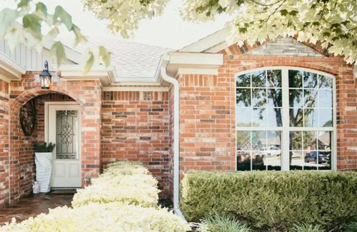 Rogers House | Cozy 4 BR home - Pet friendly