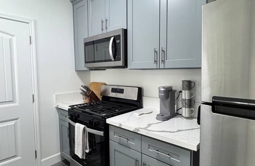 Callender Apartment | Cozy 450sqft ADU in charming Guadalupe 4 minutes from the beach, Full kitchen.
