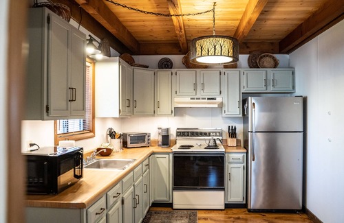 Lake Ariel House | Cozy 4BR Escape in Amenity Filled Hideout