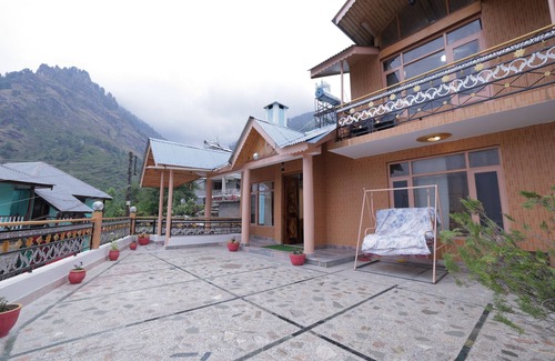 Manali Cottage | Cozy 5-Bedroom Himalayan Villa in Manali - Perfect for Family & Group Getaways