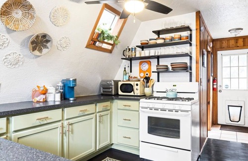 Mountainaire Ski Chalet | Cozy A-Frame in the Pines Retreat, Family + Dogs