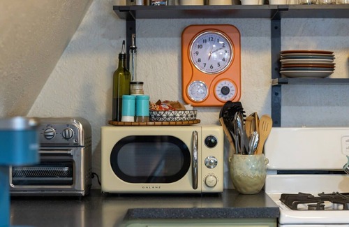 Mountainaire Ski Chalet | Cozy A-Frame in the Pines Retreat, Family + Dogs