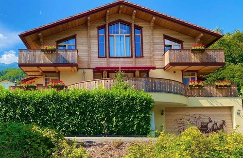 Mols Ski Chalet | Cozy Accomodation Retreat for Families