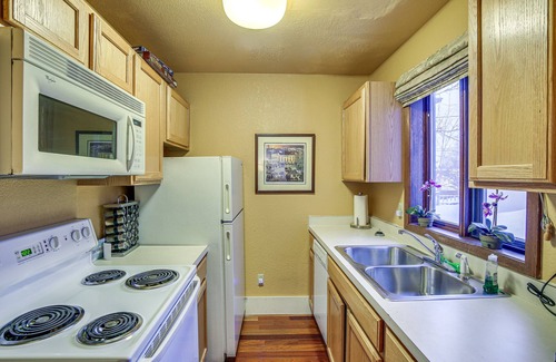 South Addition Apartment | Cozy Anchorage Studio: Walk to Downtown!