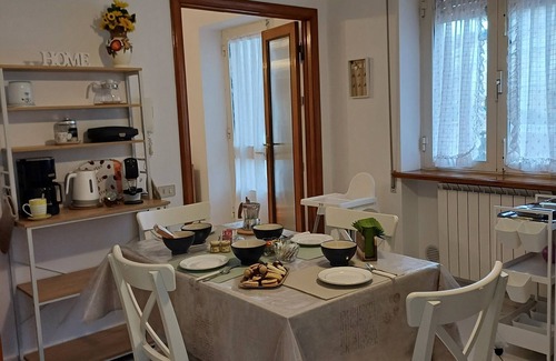 Stiava House | Cozy and bright "Casa Le Camelie"