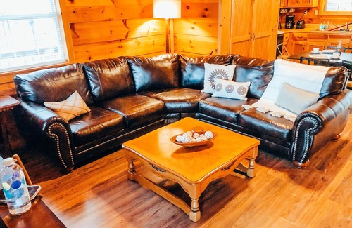 Mount Vernon Cabin | Cozy and Comfortable Lake Cabin