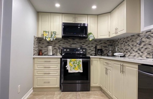 Brampton Apartment | Cozy and New Basement Guest Suite in Brampton, ON