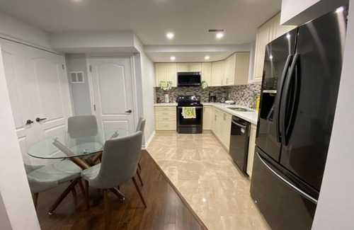 Brampton Apartment | Cozy and New Basement Guest Suite in Brampton, ON