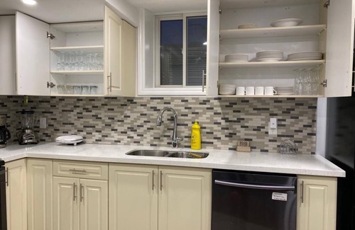 Brampton Apartment | Cozy and New Basement Guest Suite in Brampton, ON