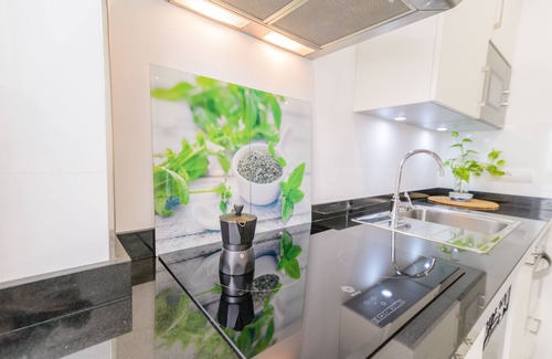 Perchel Sur Apartment | COZY AND QUIET FLAT IN THE HISTORICAL CITY CENTRE. WITH LIGHT ANDALUSIAN PATIO