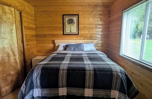 Regional District of Fraser-Fort George Cabin | Cozy and Relaxing Getaway Cabin #9n